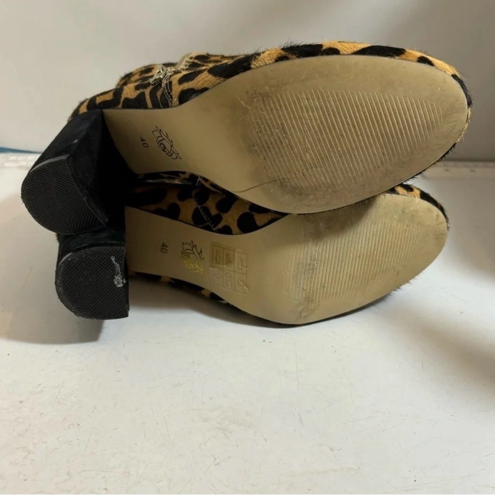 Lord and Taylor women’s heeled animal print leopard calf hair boots in size 40 - Picture 4 of 6